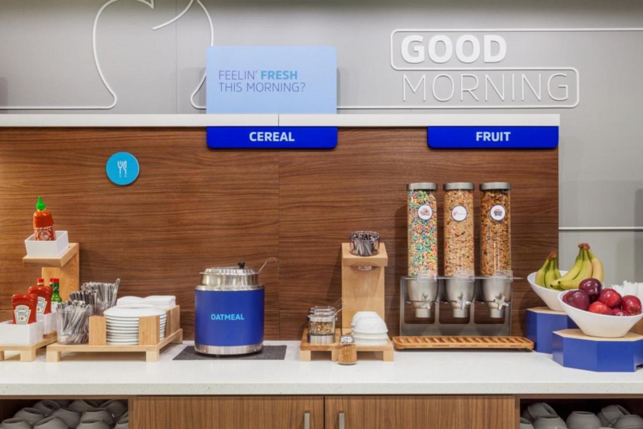 Holiday Inn Express - Fall River North Εξωτερικό φωτογραφία