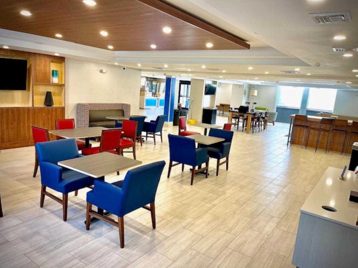 Holiday Inn Express - Fall River North Εξωτερικό φωτογραφία