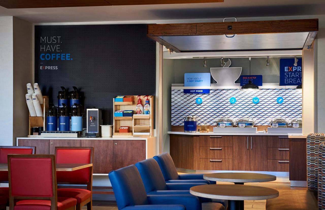 Holiday Inn Express - Fall River North Εξωτερικό φωτογραφία