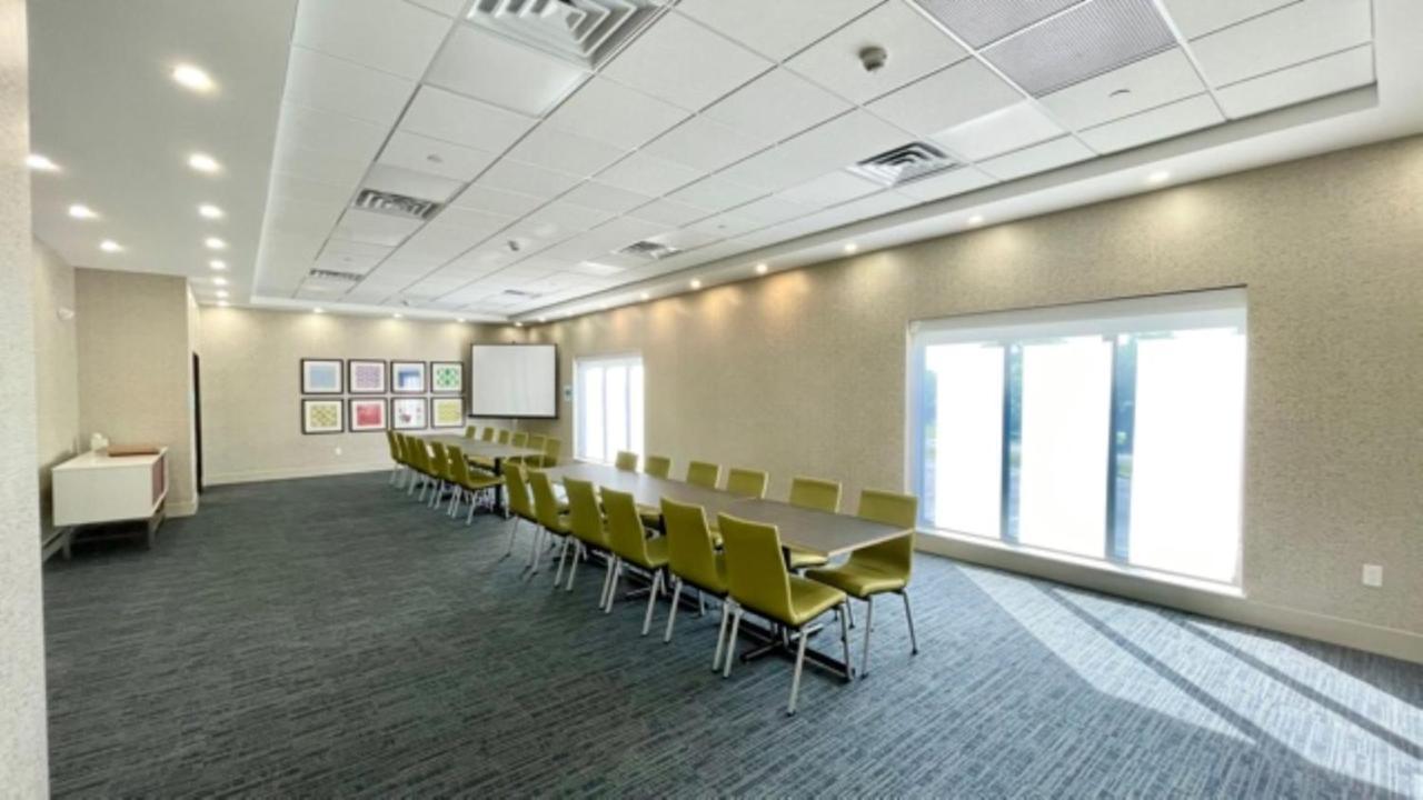 Holiday Inn Express - Fall River North Εξωτερικό φωτογραφία