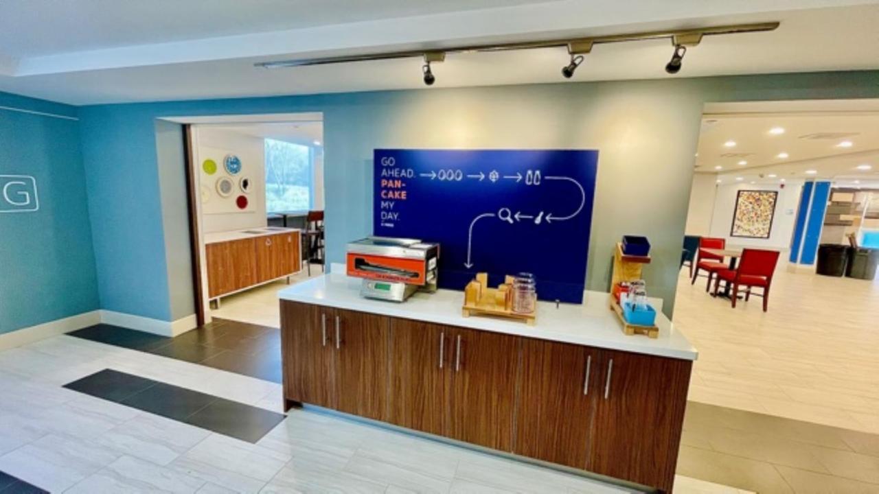 Holiday Inn Express - Fall River North Εξωτερικό φωτογραφία