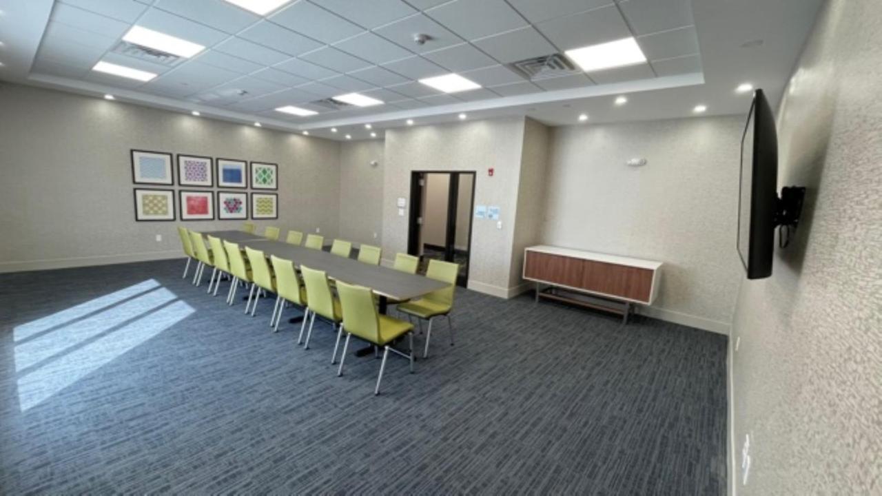 Holiday Inn Express - Fall River North Εξωτερικό φωτογραφία
