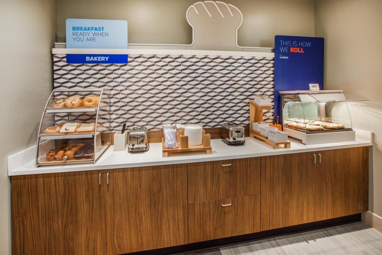 Holiday Inn Express - Fall River North Εξωτερικό φωτογραφία