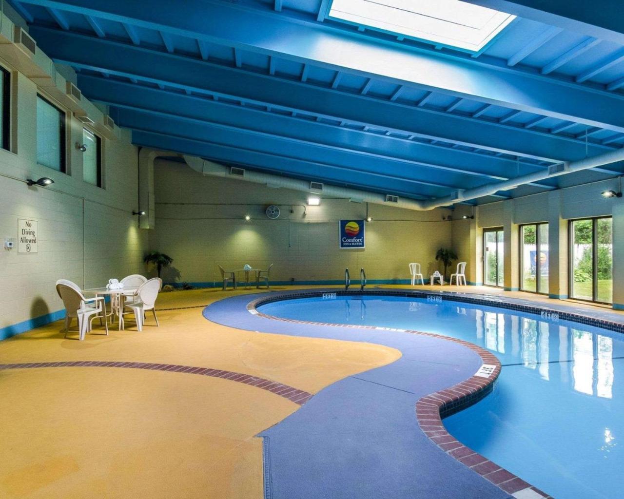 Holiday Inn Express - Fall River North Εξωτερικό φωτογραφία