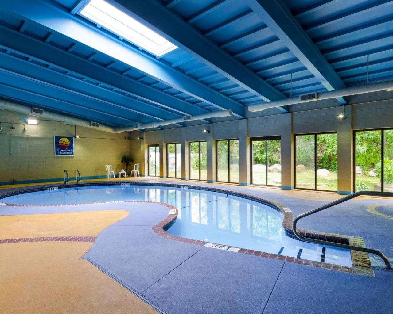 Holiday Inn Express - Fall River North Εξωτερικό φωτογραφία